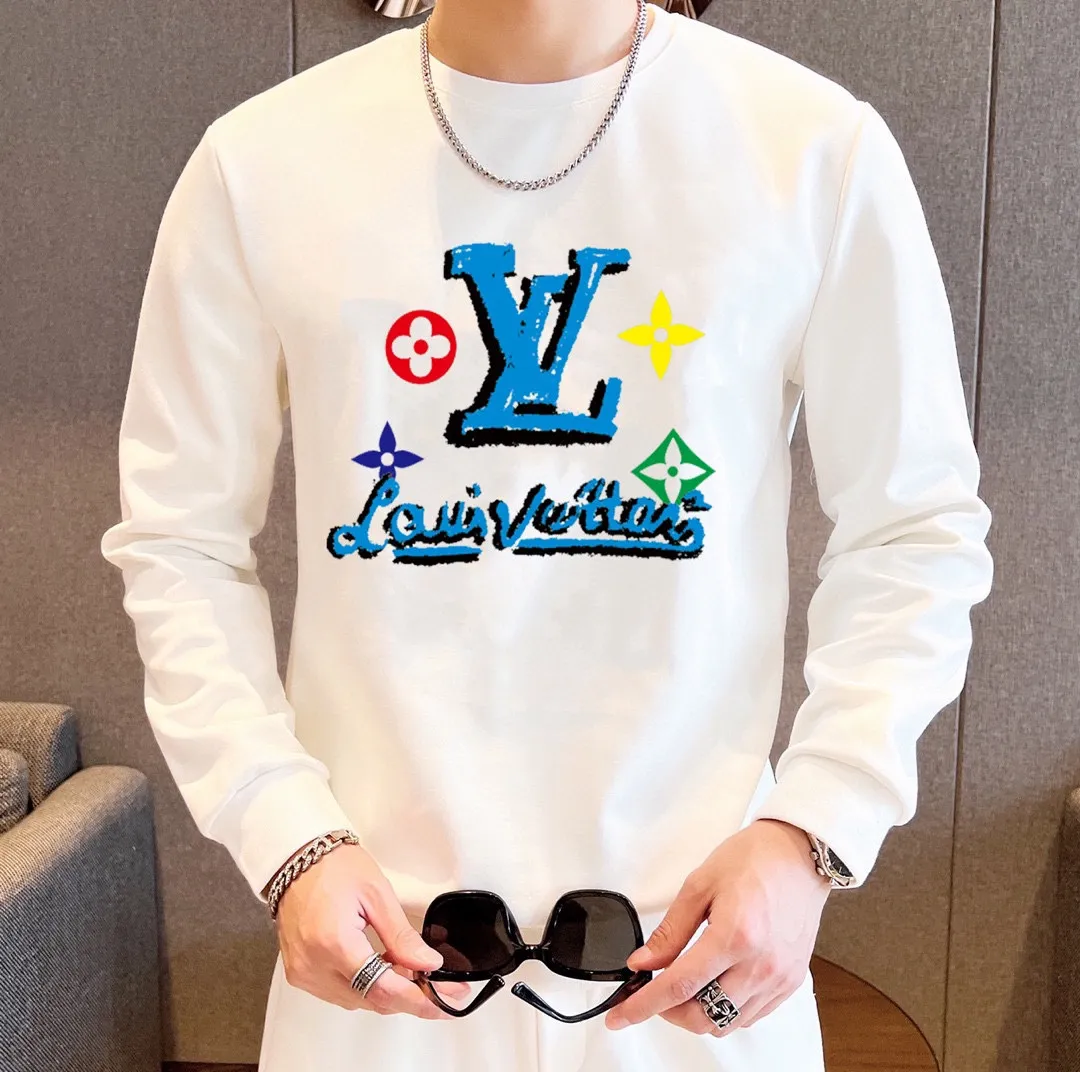 🅿️380 direct batch [LV Louis Vuitton] (Fat Man Gospel) hot-selling suit is coming. Focus on the original version of the official website. 2025 new hot-selling sweatshirt suit. The original order is the best. 🇭🇰The meticulous work of top designers. Just for a fitting and perfect upper body effect. 100% natural high-quality Roman cotton, close-fitting comfort, noble and elegant! Original hardware embodies elegance and nobility! Counter size: M-5XL (maximum wear up to 220 pounds)